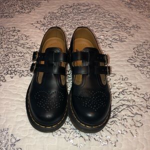 Dr. Martens 8065 Mary Jane size 6. BARELY WORN!